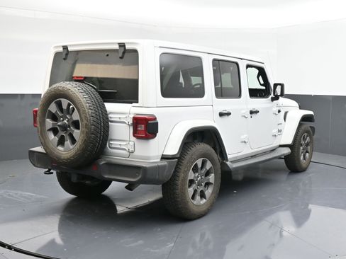 Used 2019 Jeep Wrangler Unlimited Sahara image 8