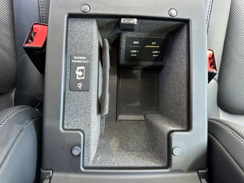 Used 2023 Porsche Macan AWD/4WD image 33