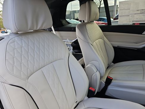 New 2026 BMW X7 xDrive40i w/ M Sport Package image 11