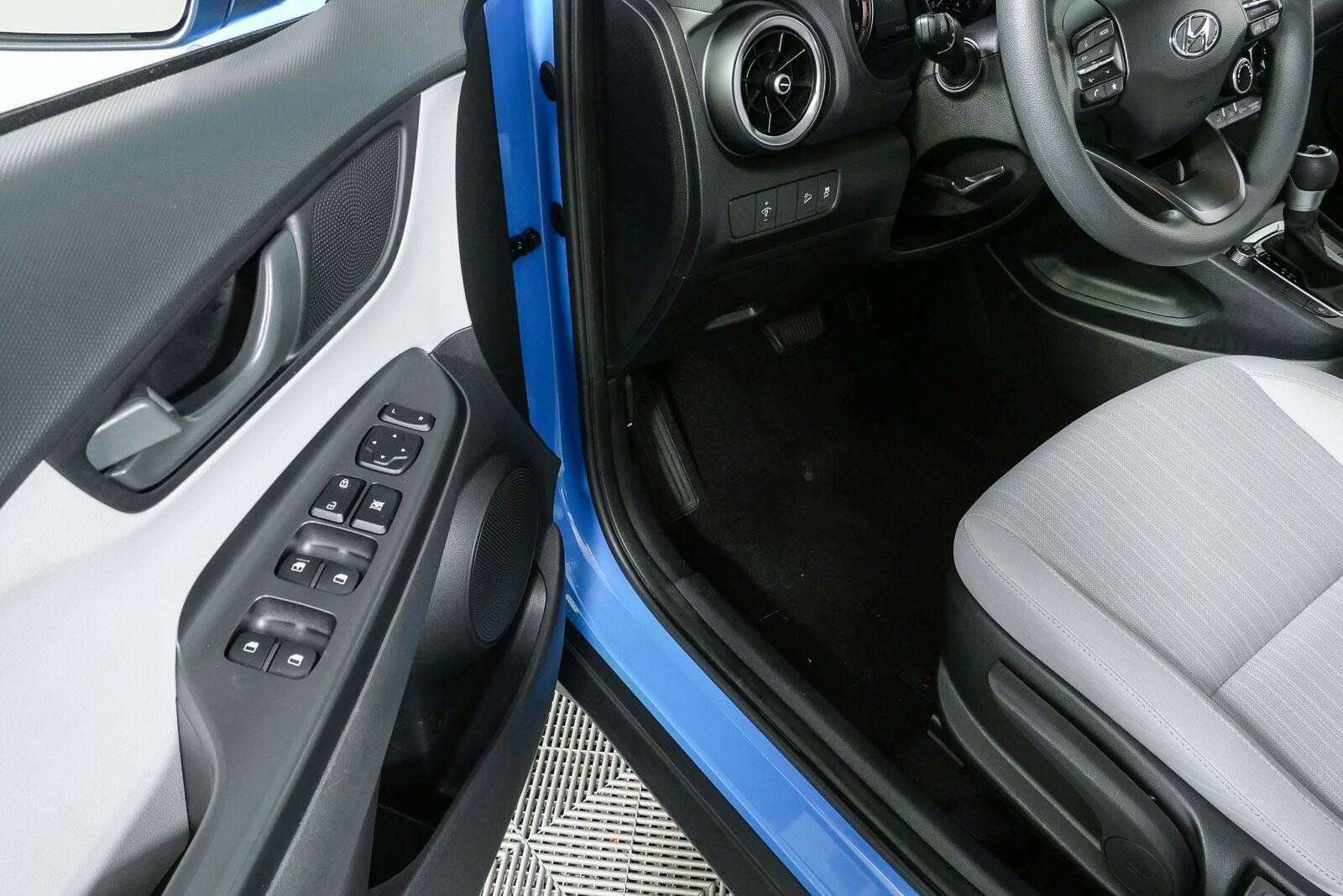 Used 2022 Hyundai Kona SEL FWD image 7