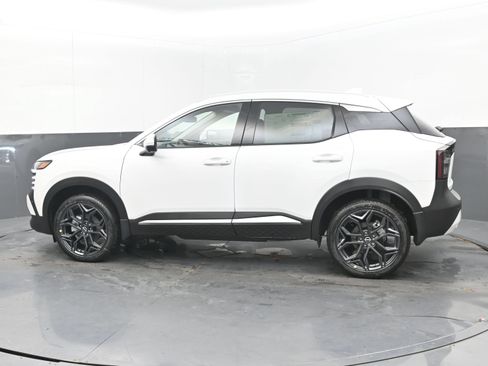 Certified 2025 Nissan Kicks SR FWD image 5
