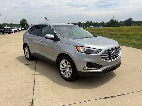 Used 2022 Ford Edge Titanium AWD/4WD image 7