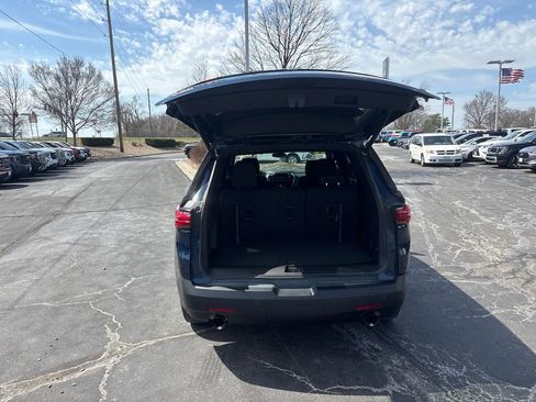 Used 2023 Chevrolet Traverse LT image 10