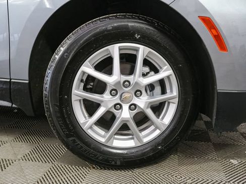 Used 2024 Chevrolet Equinox LT FWD image 15