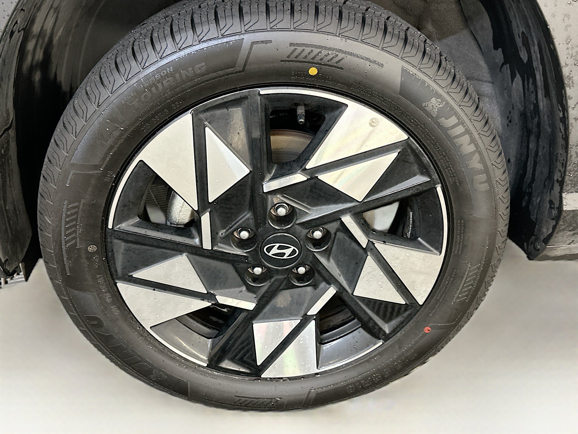 Used 2025 Hyundai Kona SEL AWD/4WD image 11