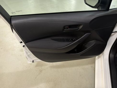 Used 2025 Toyota Corolla LE FWD image 17