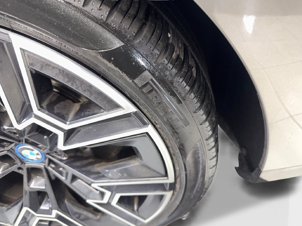Used 2024 BMW i5 eDrive40i w/ M Sport Package RWD image 89