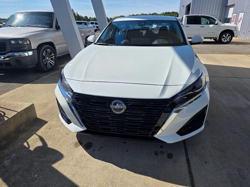 New 2025 Nissan Altima 2.5 SV w/ SV Special Edition Package image 8