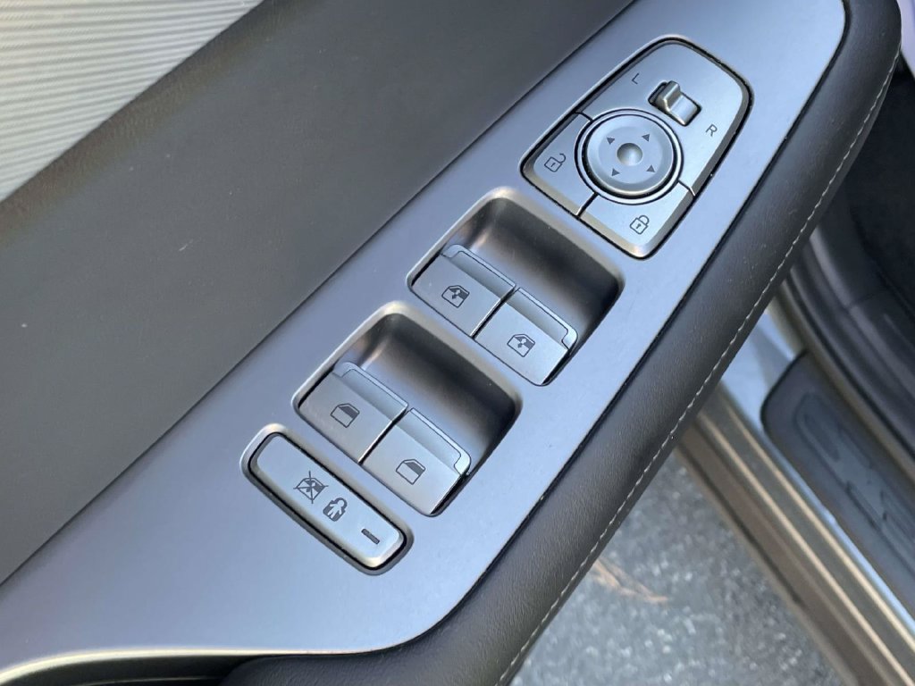 Certified 2025 Hyundai Palisade SEL FWD image 16