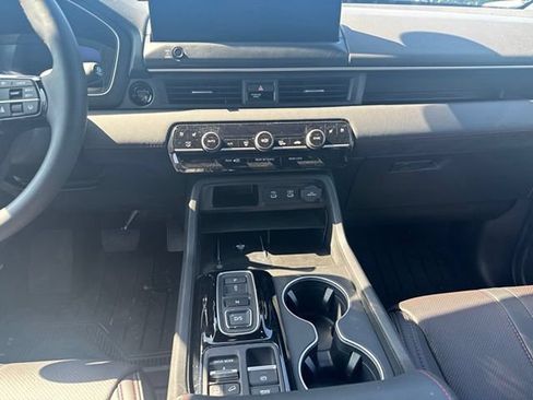 Used 2026 Honda Pilot Black Edition image 22