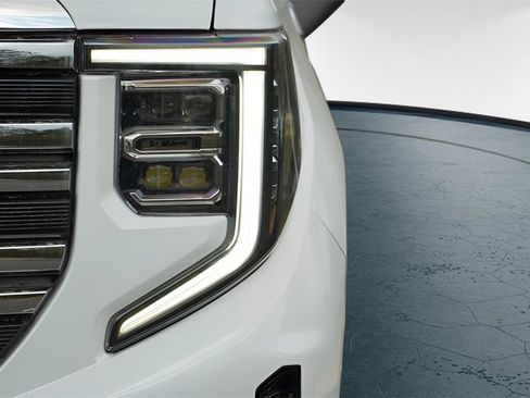 New 2026 GMC Sierra 1500 SLT image 2