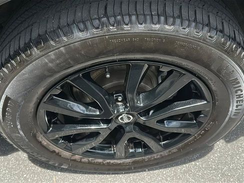 Used 2017 Nissan Rogue SV w/ Midnight Edition FWD image 14