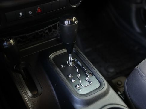 Used 2015 Jeep Wrangler Unlimited Sport AWD/4WD image 16