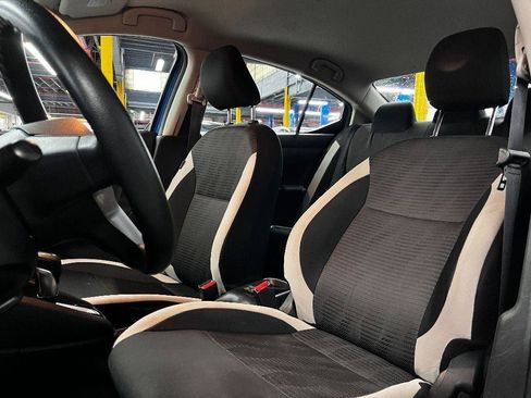 Used 2021 Nissan Versa SV image 18