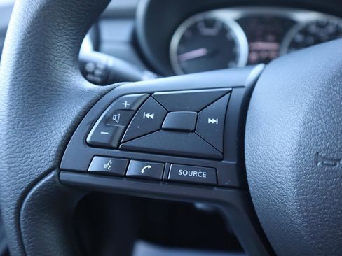 Used 2025 Nissan Versa S w/ Trunk Package image 18