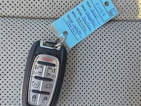 Used 2021 Chrysler Pacifica Limited w/ Premium & Safety Sphere Group AWD/4WD image 32