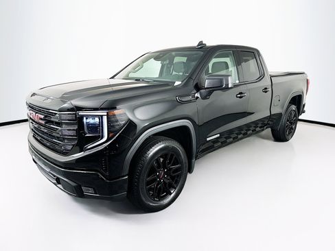 Used 2023 GMC Sierra 1500 Elevation AWD/4WD image 3
