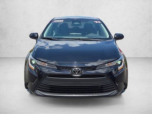 Used 2023 Toyota Corolla LE FWD image 2