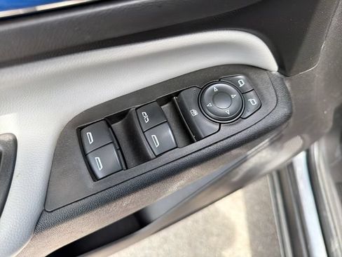 Used 2022 Chevrolet Equinox LS w/ LS Convenience Package FWD image 17