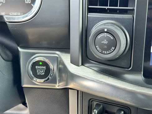 Used 2022 Ford F150 Lariat w/ Equipment Group 502A High image 18