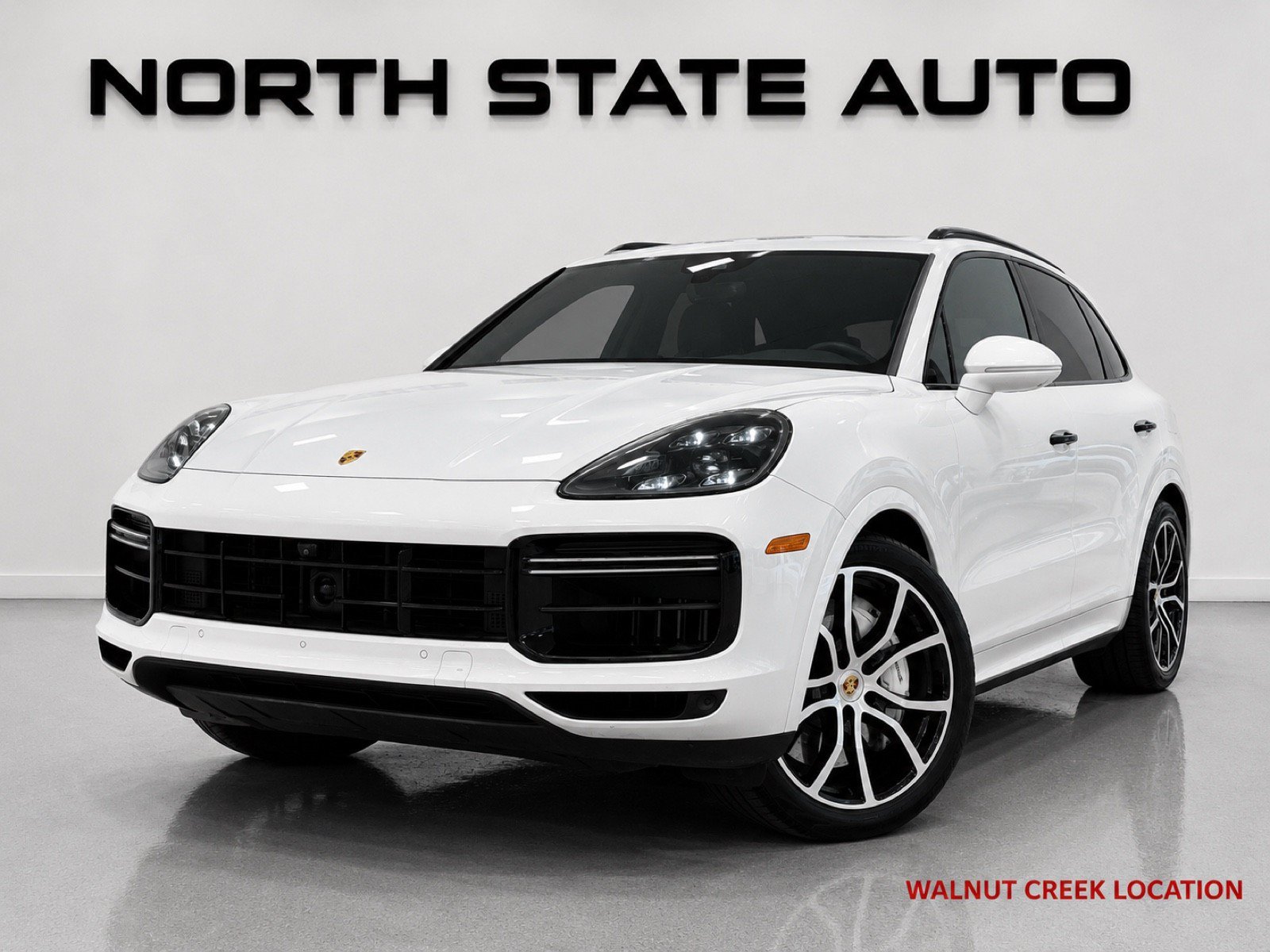 Used 2019 Porsche Cayenne Turbo AWD/4WD image 1