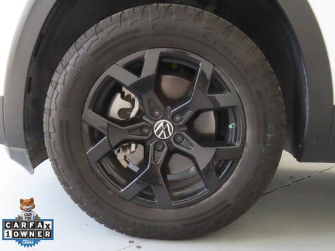 Used 2024 Volkswagen Atlas Peak Edition SE image 30