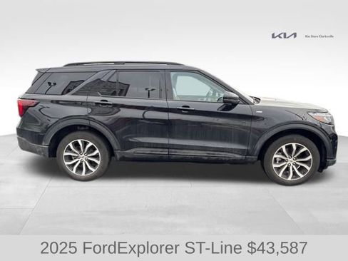 Used 2025 Ford Explorer ST-Line image 9