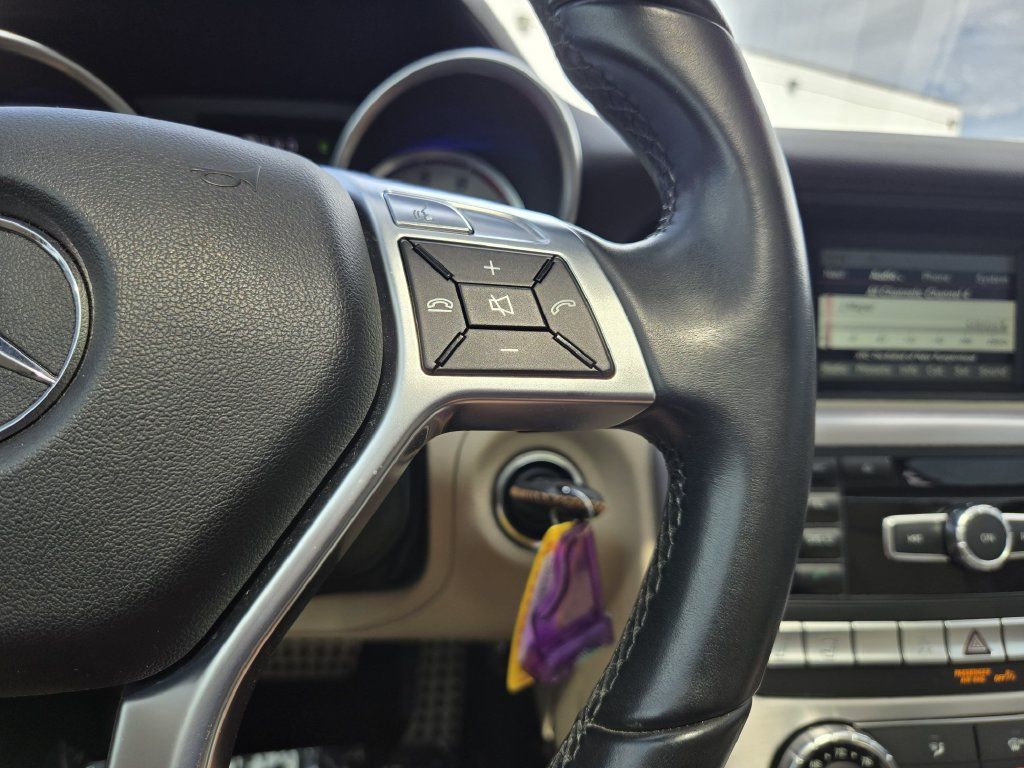 Used 2014 Mercedes-Benz SLK 250 image 28