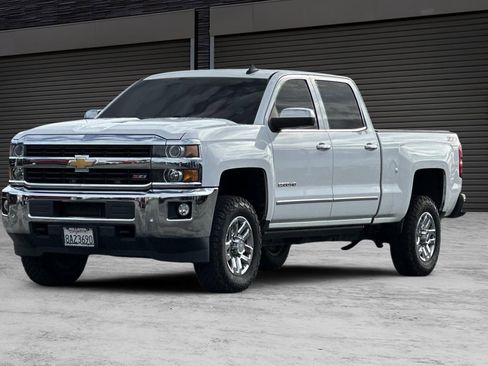 Used 2015 Chevrolet Silverado 2500 LTZ w/ LTZ Plus Package image 9