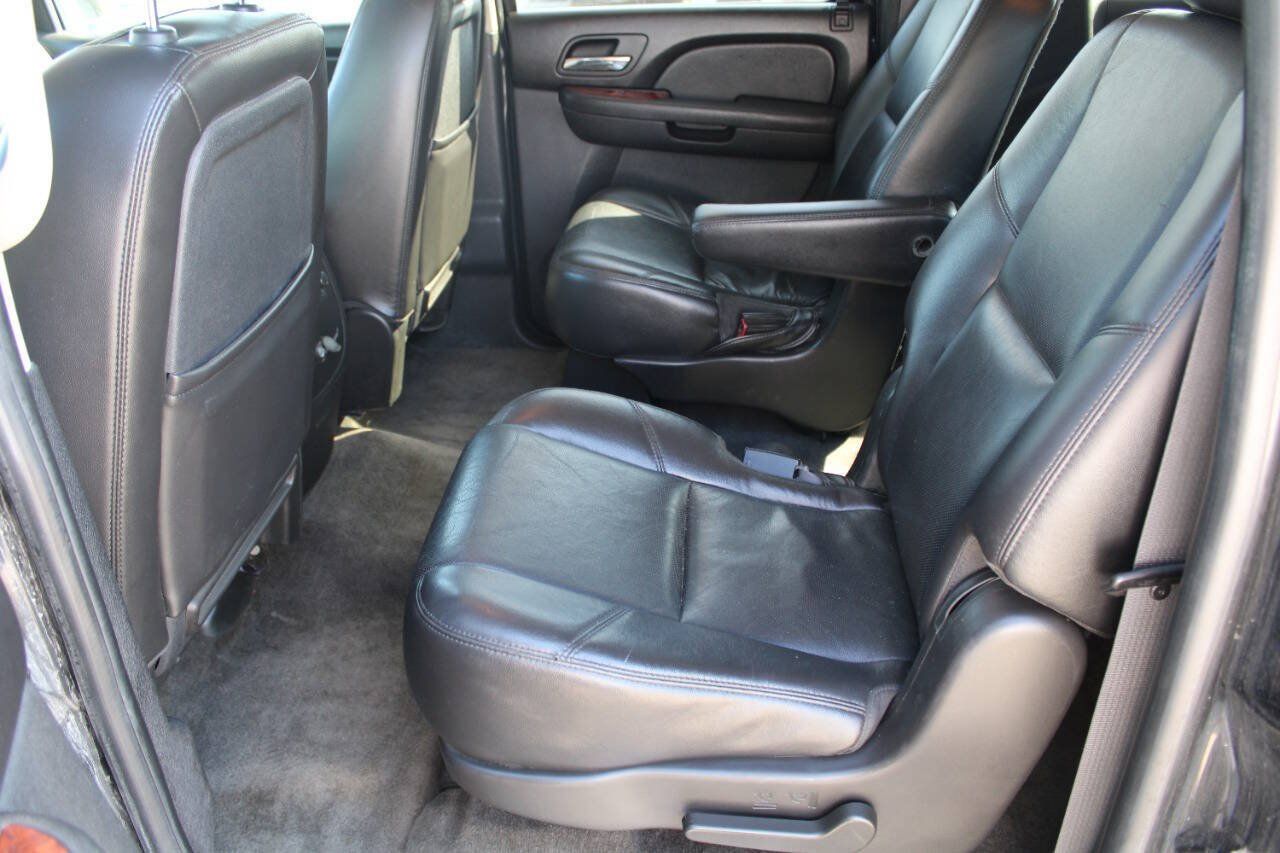 Used 2011 Chevrolet Suburban LTZ AWD/4WD image 11