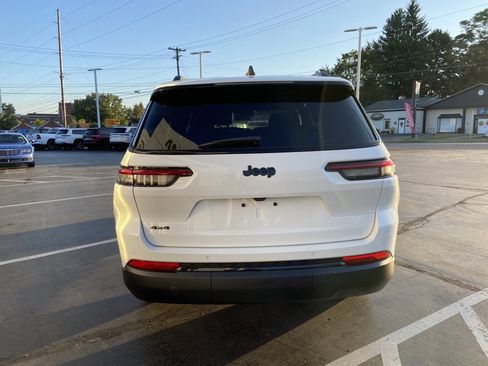 New 2025 Jeep Grand Cherokee L Altitude image 4