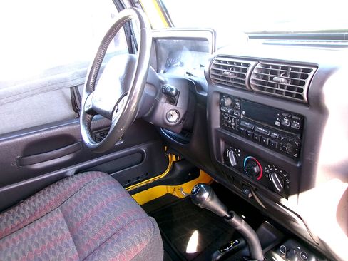 Used 2000 Jeep Wrangler Sport AWD/4WD image 7