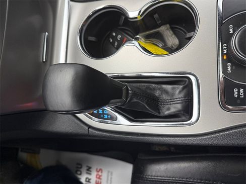 Used 2018 Jeep Grand Cherokee Limited image 21