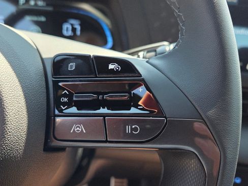 New 2026 Hyundai Elantra Sport FWD image 24