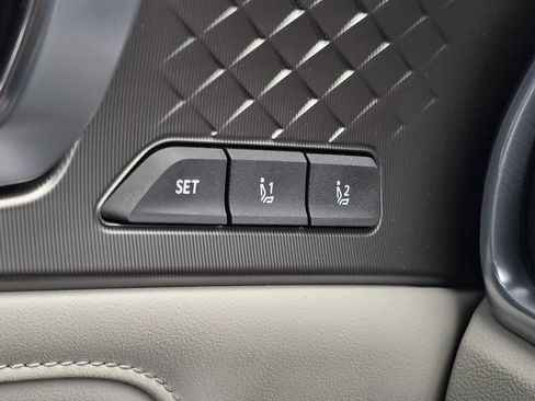 Certified 2025 Kia Sorento SX Prestige AWD/4WD image 38