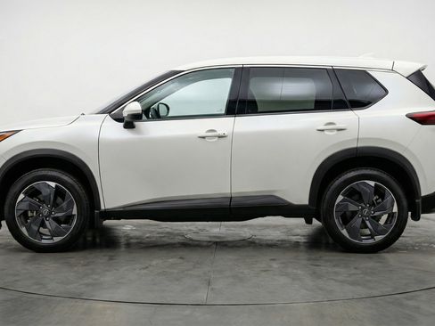 Used 2025 Nissan Rogue SV image 5