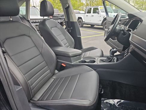 Used 2024 Volkswagen Jetta SE FWD image 10
