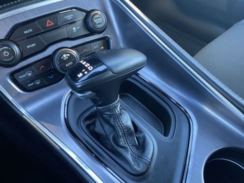 Used 2017 Dodge Challenger SXT image 19