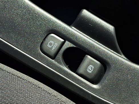 Used 2024 Toyota Corolla LE w/ LE Convenience Package image 25