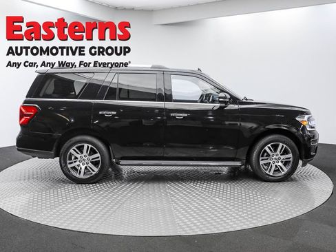 Used 2023 Ford Expedition Limited image 4
