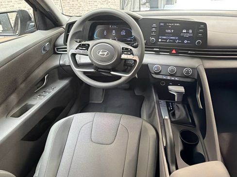 New 2026 Hyundai Elantra SE FWD image 14