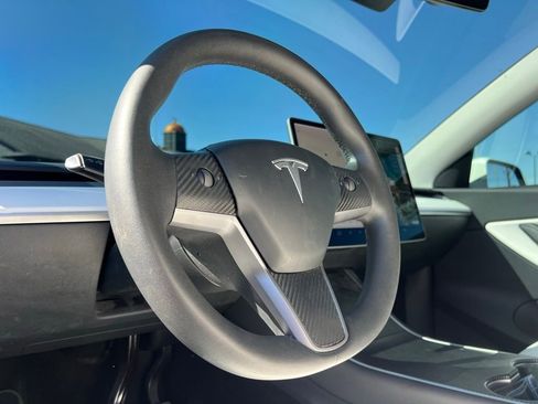 Used 2020 Tesla Model Y Long Range image 38