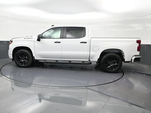Used 2026 Chevrolet Silverado 1500 Custom w/ Turbomax Blackout Package RWD image 2