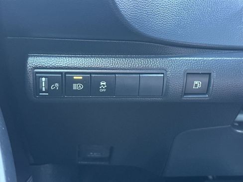 Used 2025 Toyota Corolla SE image 29