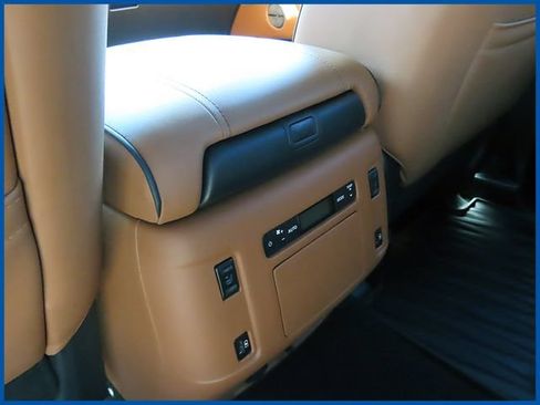 Used 2023 INFINITI QX80 Sensory w/ All-Season Package AWD/4WD image 12