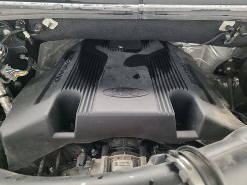 Used 2018 Ford F150 Platinum w/ Equipment Group 701A Luxury image 30