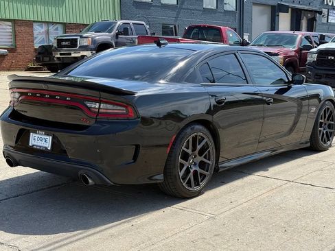 Used 2017 Dodge Charger R/T Scat Pack RWD image 6