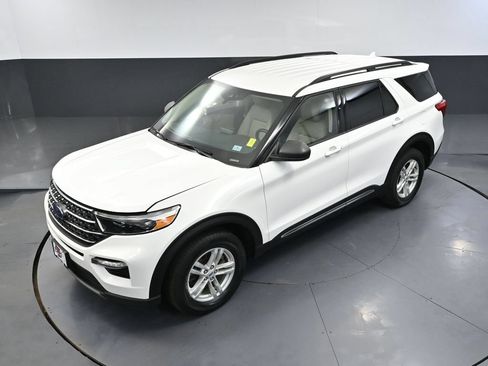 Used 2022 Ford Explorer XLT AWD/4WD image 63