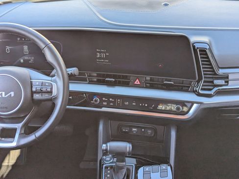 Certified 2025 Kia Sportage EX image 14