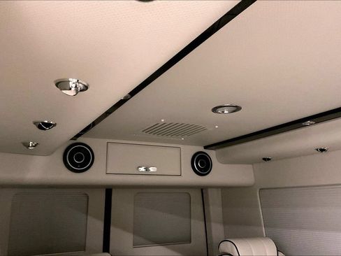 Used 2025 Mercedes-Benz Sprinter 2500 image 18